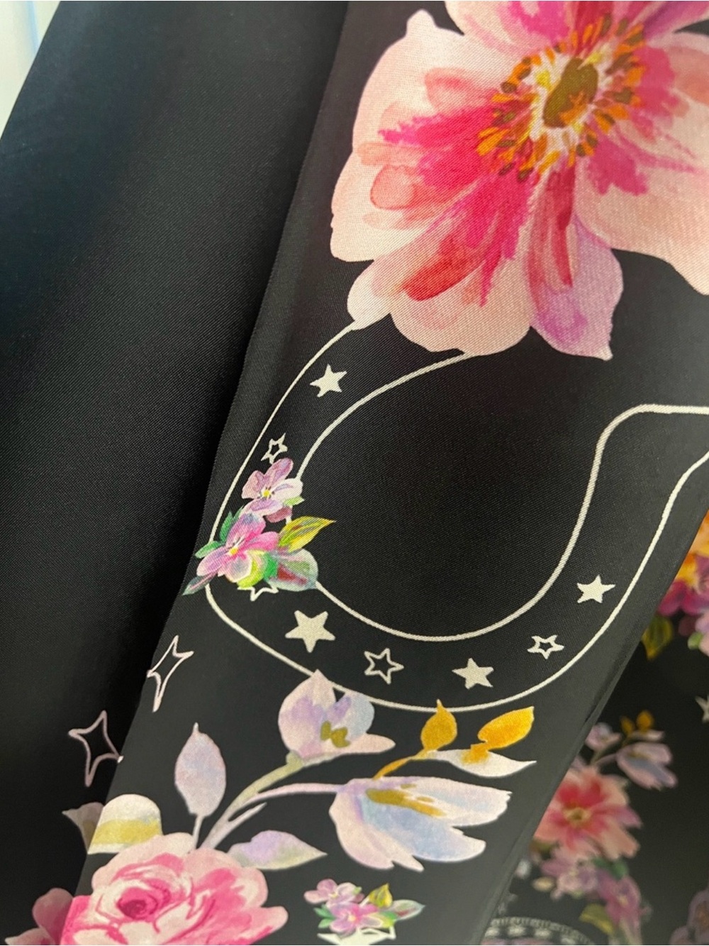 Johnny Was Floral Horseshoe SET (Top S, Bottoms M) 💐 💫 - Picture 6 of 6
